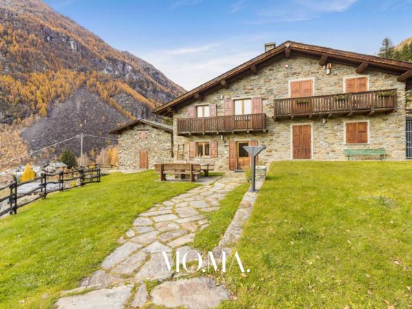 casa indipendente in vendita a Chiesa in Valmalenco in zona San Giuseppe
