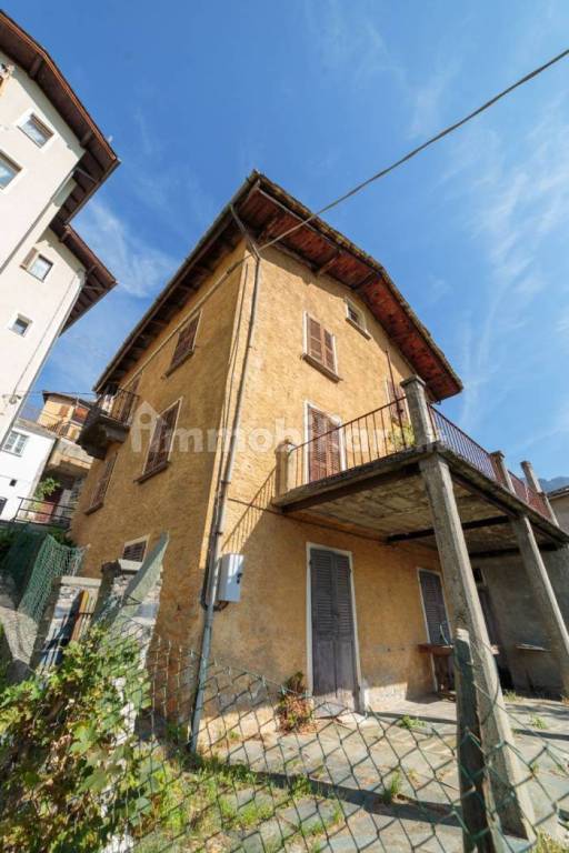 casa indipendente in vendita a Chiesa in Valmalenco in zona Primolo