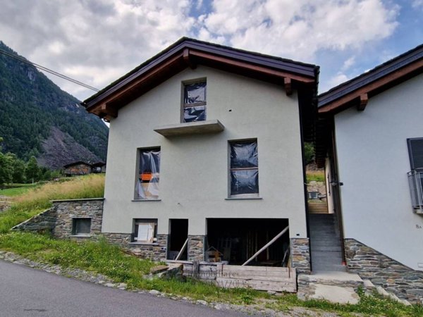 casa indipendente in vendita a Chiesa in Valmalenco