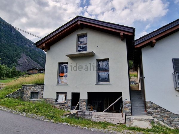casa indipendente in vendita a Chiesa in Valmalenco