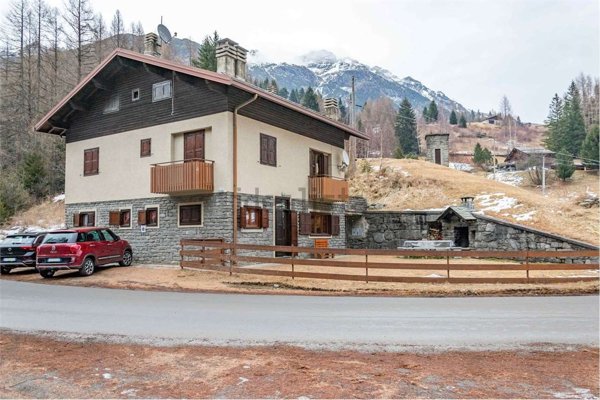 casa indipendente in vendita a Chiesa in Valmalenco in zona San Giuseppe