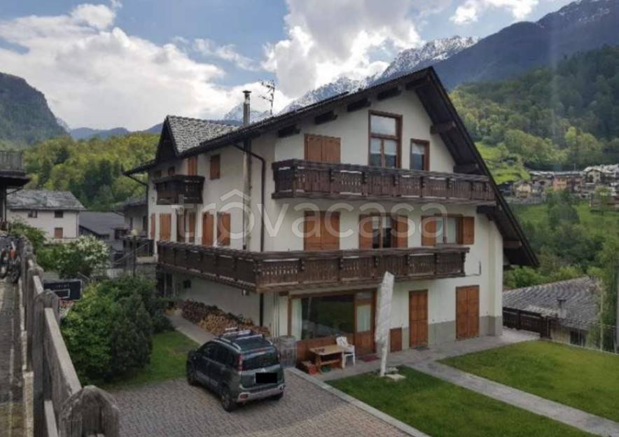 appartamento in vendita a Chiesa in Valmalenco
