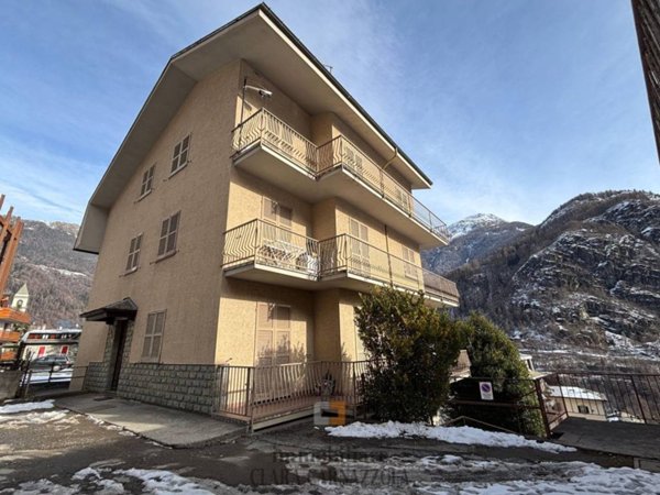appartamento in vendita a Chiesa in Valmalenco
