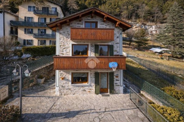 casa indipendente in vendita a Chiesa in Valmalenco