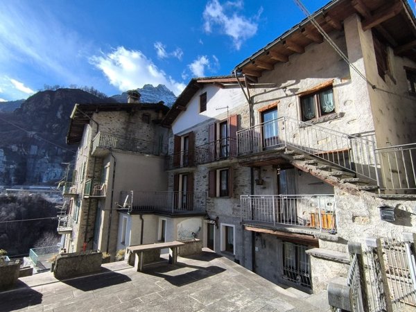 appartamento in vendita a Chiesa in Valmalenco