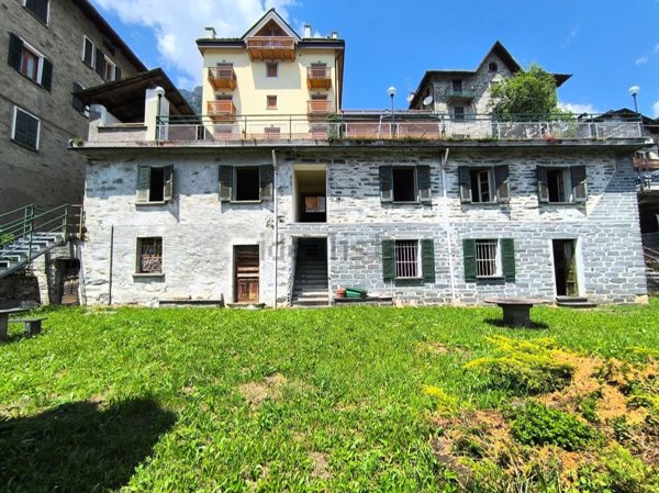 casa indipendente in vendita a Chiesa in Valmalenco in zona Primolo