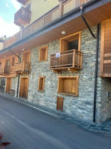 appartamento in vendita a Chiesa in Valmalenco in zona Primolo