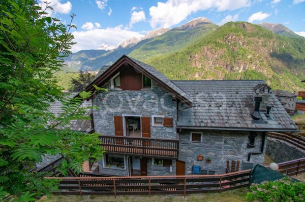 appartamento in vendita a Chiesa in Valmalenco