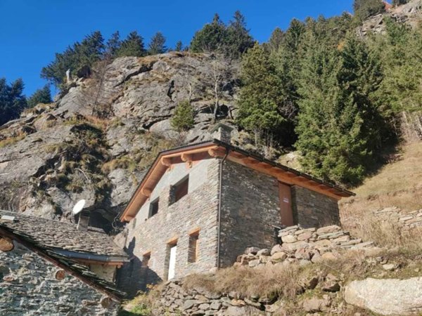 appartamento in vendita a Chiesa in Valmalenco in zona Chiareggio