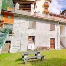 casa indipendente in vendita a Chiesa in Valmalenco in zona Primolo