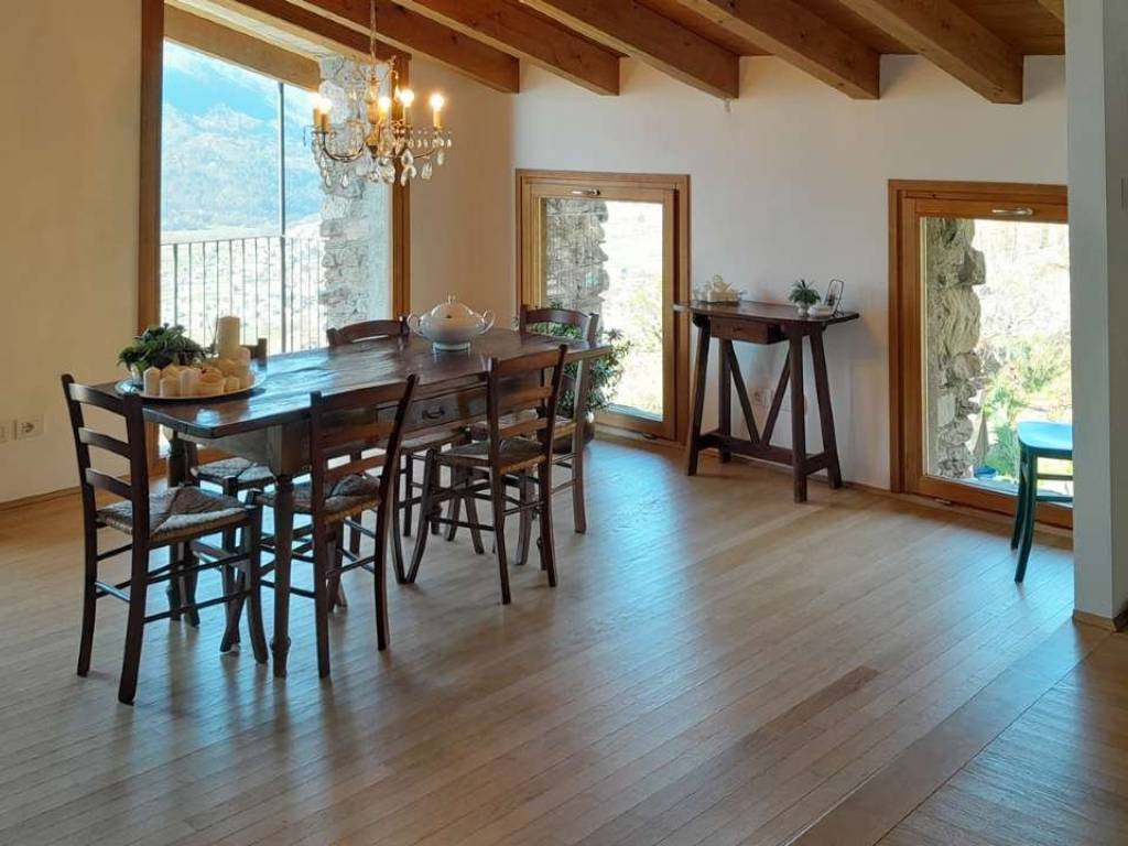casa indipendente in vendita a Chiuro in zona Castionetto