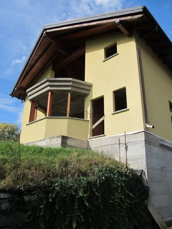 casa indipendente in vendita a Chiuro