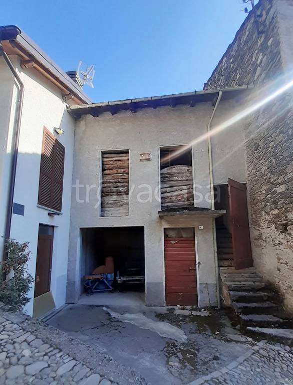 casa indipendente in vendita a Chiuro in zona Castionetto