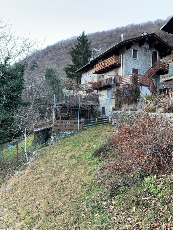 casa indipendente in vendita a Civo in zona Selvapiana