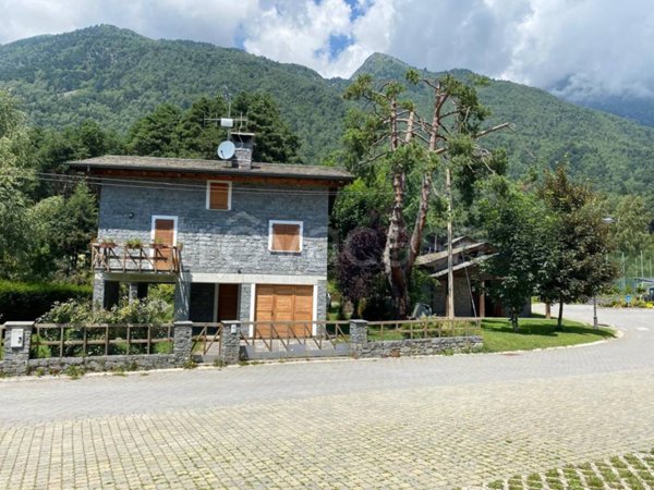 casa indipendente in vendita a Civo in zona Poira