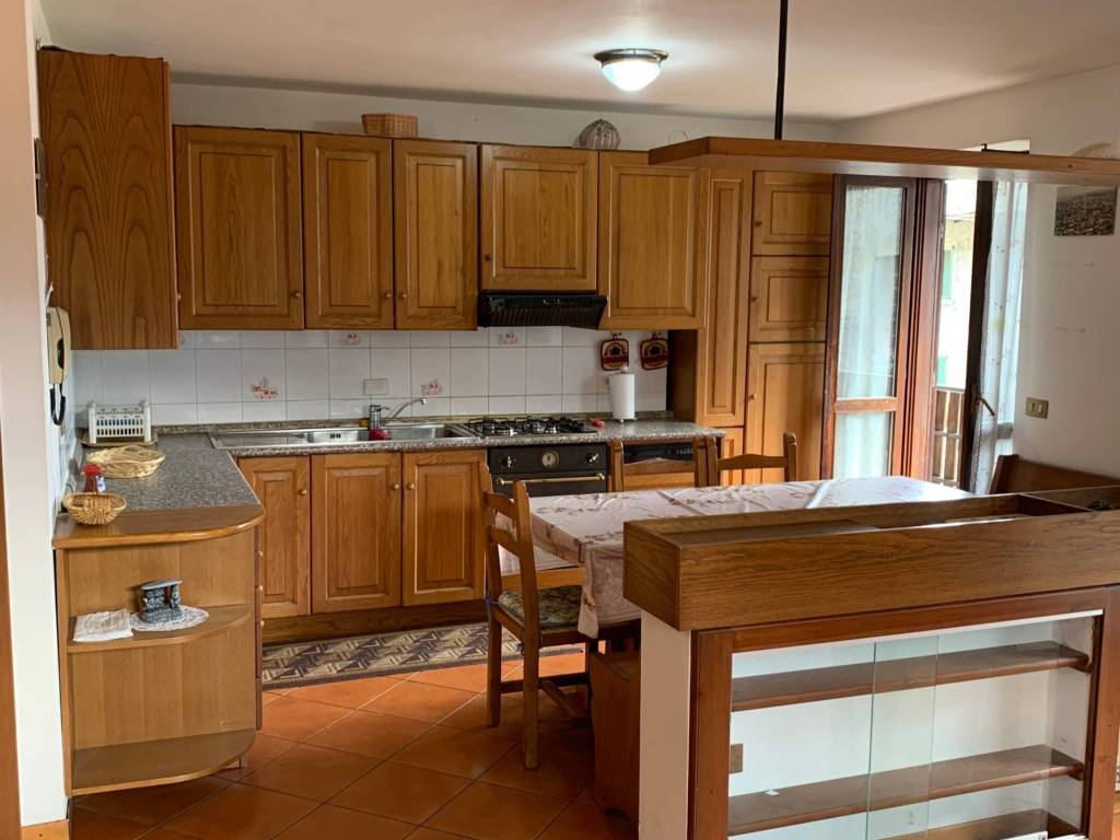 appartamento in vendita a Civo in zona Naguarido