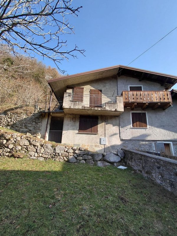 appartamento in vendita a Civo in zona Regolido