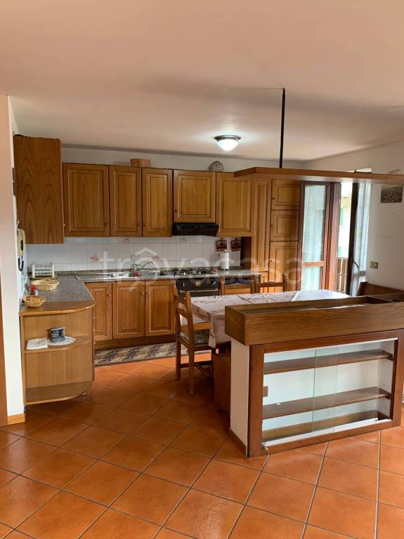 appartamento in vendita a Civo in zona Naguarido