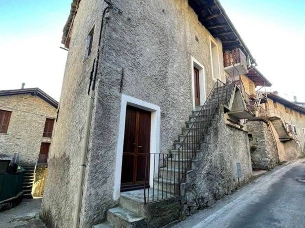 casa indipendente in vendita a Civo in zona Cadelpicco