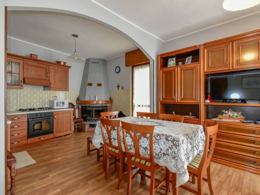 casa indipendente in vendita a Civo in zona Caspano