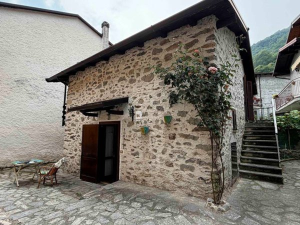 casa indipendente in vendita a Civo in zona Cevo