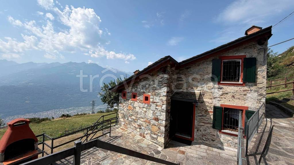 casa indipendente in vendita a Civo in zona Poira