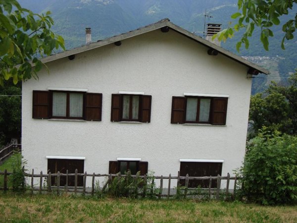 casa indipendente in vendita a Colorina in zona Rodolo