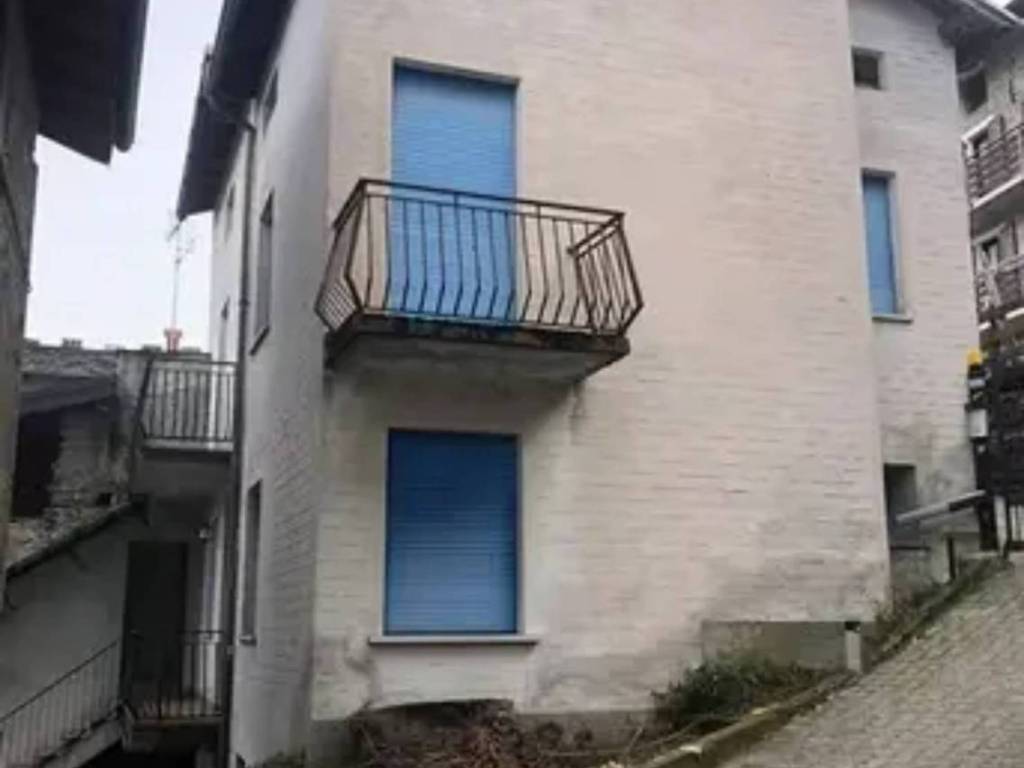 casa indipendente in vendita a Colorina in zona Poira