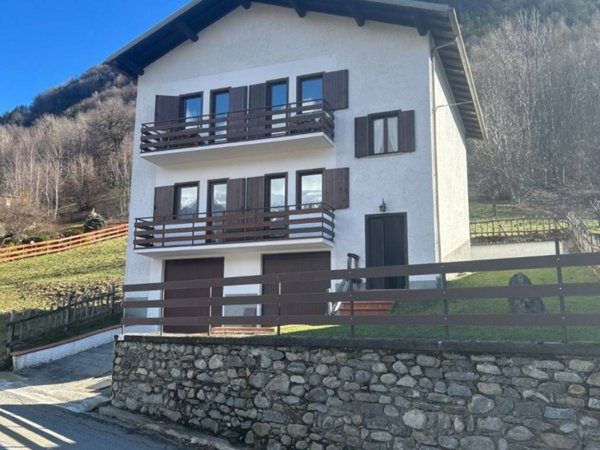 casa indipendente in vendita a Colorina in zona Valle