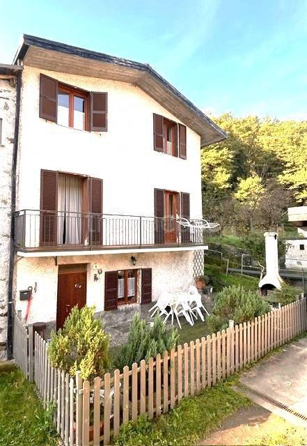 casa indipendente in vendita a Colorina in zona Poira