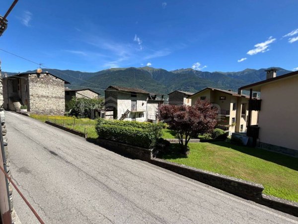 casa indipendente in vendita a Colorina in zona Valle