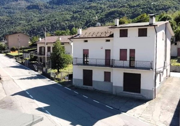 casa indipendente in vendita a Colorina