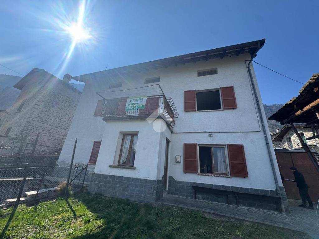 casa indipendente in vendita a Colorina