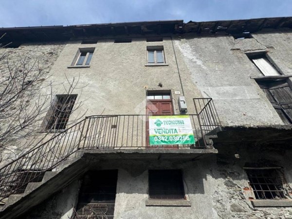 appartamento in vendita a Colorina in zona Selvetta