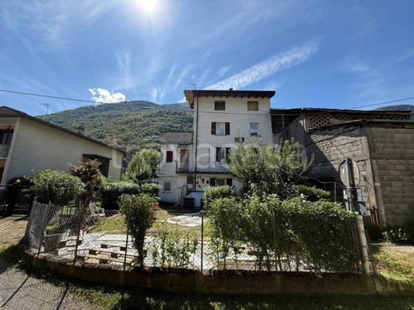 casa indipendente in vendita a Colorina