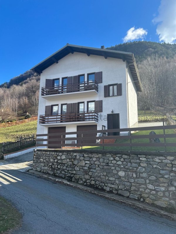 casa indipendente in vendita a Colorina in zona Rodolo