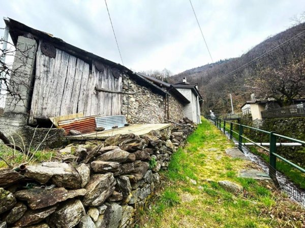 casa indipendente in vendita a Cosio Valtellino in zona Piagno