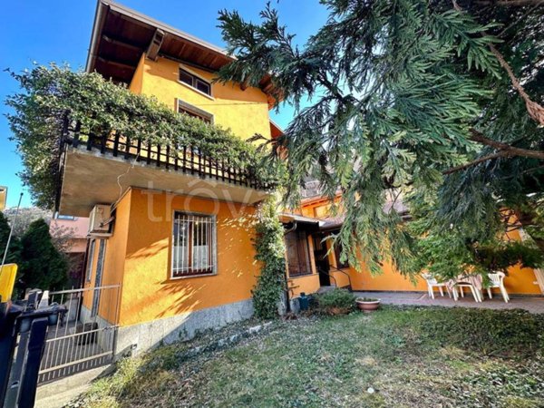 casa indipendente in vendita a Cosio Valtellino in zona Regoledo
