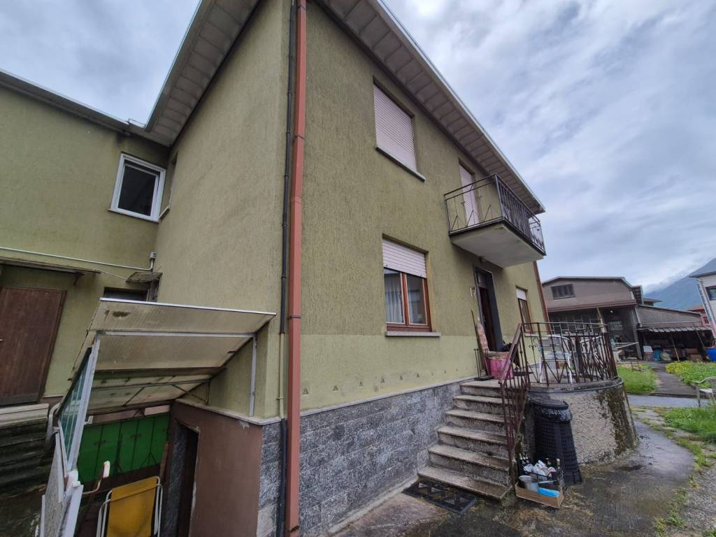 appartamento in vendita a Cosio Valtellino in zona Regoledo