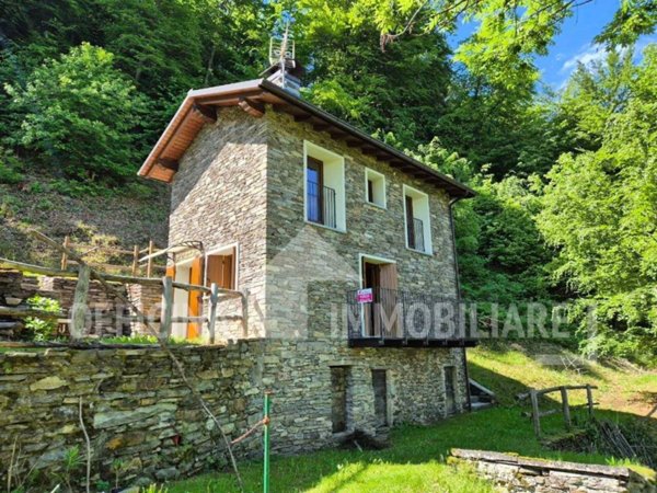 casa indipendente in vendita a Cosio Valtellino in zona Regoledo