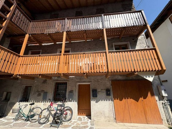 appartamento in vendita a Cosio Valtellino in zona Regoledo