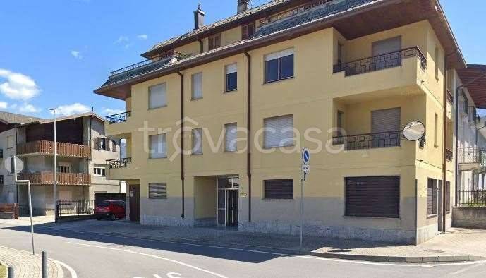 appartamento in vendita a Cosio Valtellino in zona Regoledo