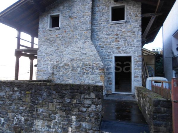 casa indipendente in vendita a Cosio Valtellino