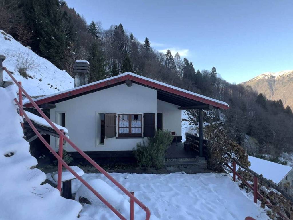 casa indipendente in vendita a Cosio Valtellino in zona Piagno