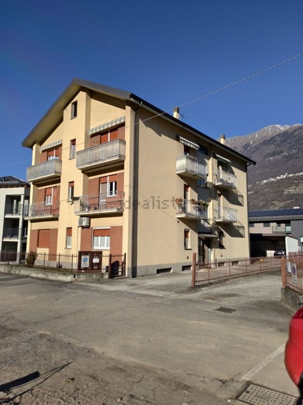 appartamento in vendita a Cosio Valtellino in zona Regoledo