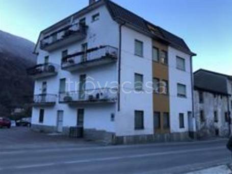 locale commerciale in vendita a Cosio Valtellino in zona Regoledo