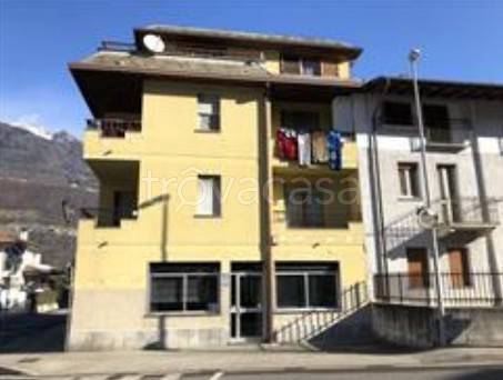 appartamento in vendita a Cosio Valtellino in zona Regoledo