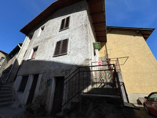 casa indipendente in vendita a Cosio Valtellino in zona Regoledo