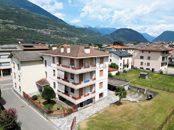 appartamento in vendita a Cosio Valtellino in zona Regoledo