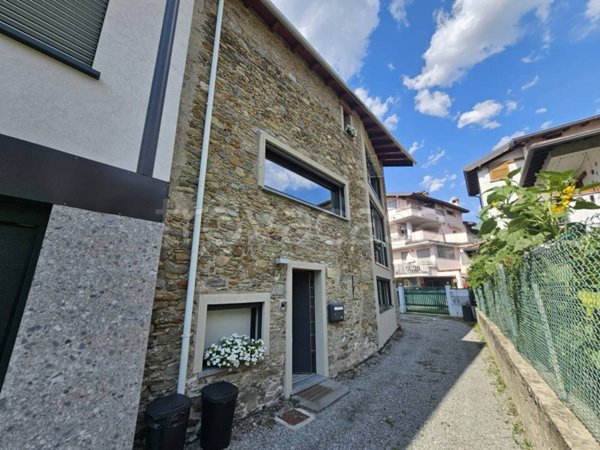 casa indipendente in vendita a Cosio Valtellino in zona Regoledo